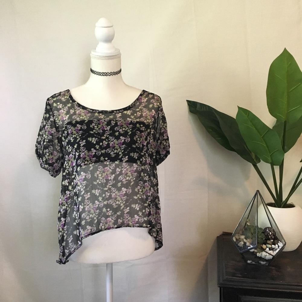 💜 Sheer Open Back Floral Top 💜
